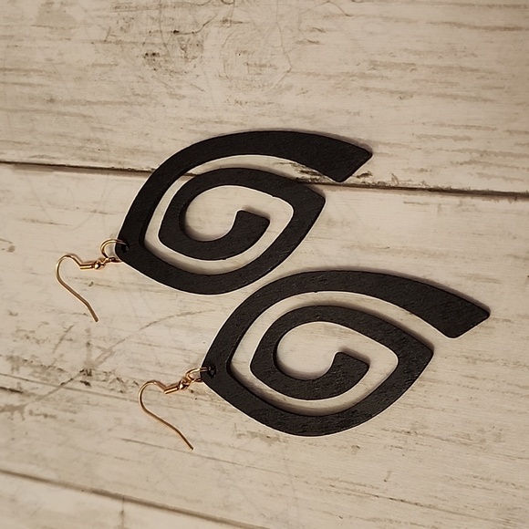 Boho Gypsy Sisters Jewelry - 🌻Wood Dangle  lightweight Cutout Boho earings